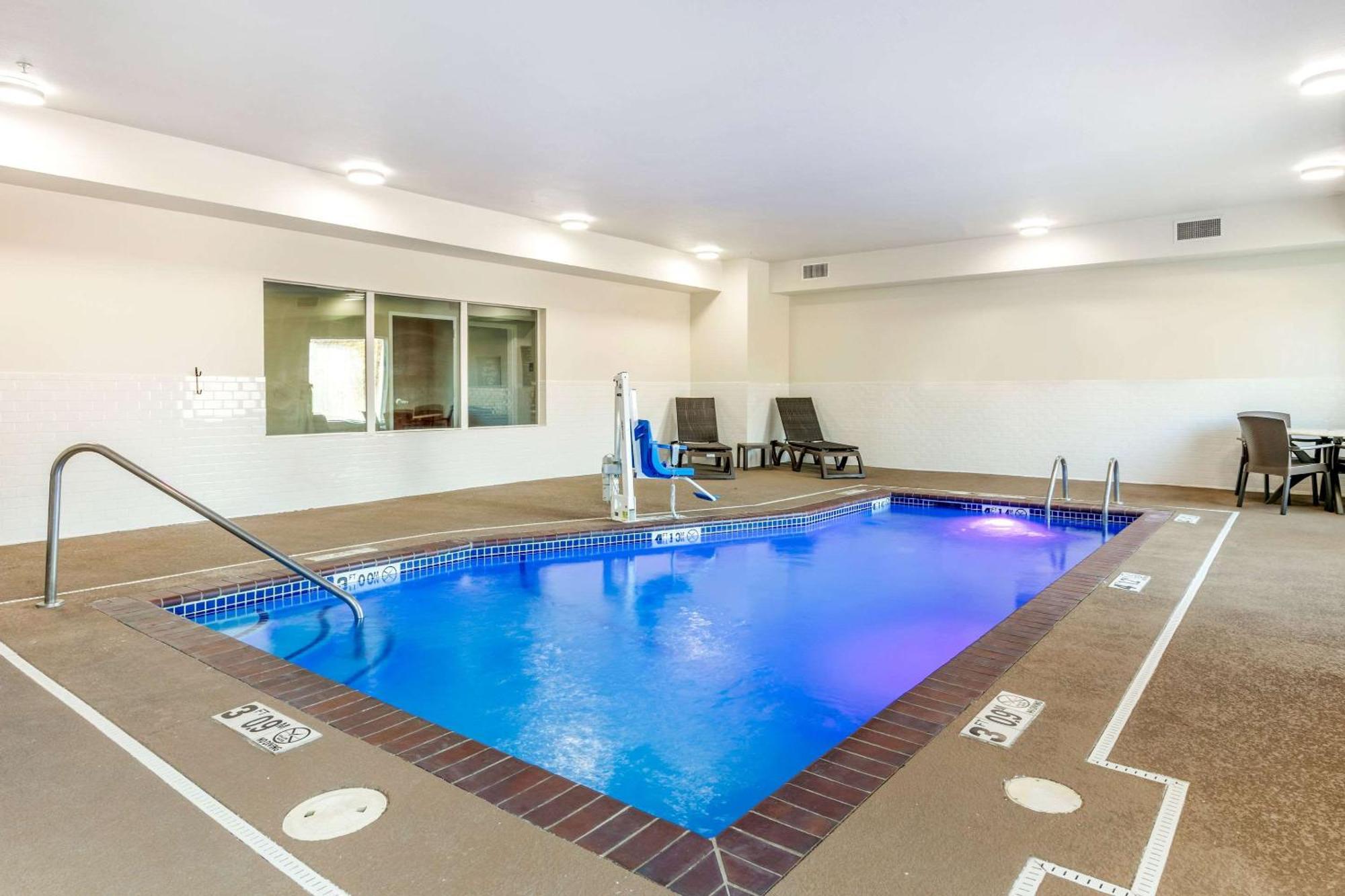 Comfort Inn & Suites Van Buren - Fort Smith Bagian luar foto